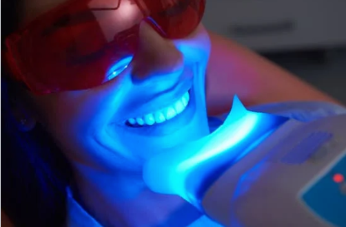 Blanchiment dentaire formation blanchiment dentaire sourire éclatant esthétique dentaire technique blanchiment dents débouchés blanchiment dentaire certification blanchiment dentaire